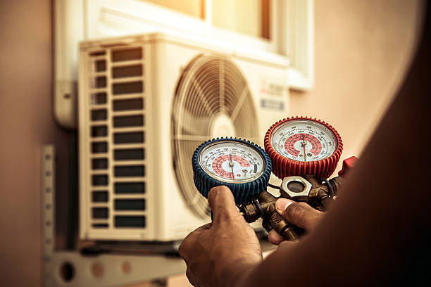 Professional Ac Installation technician working in Yale, IA